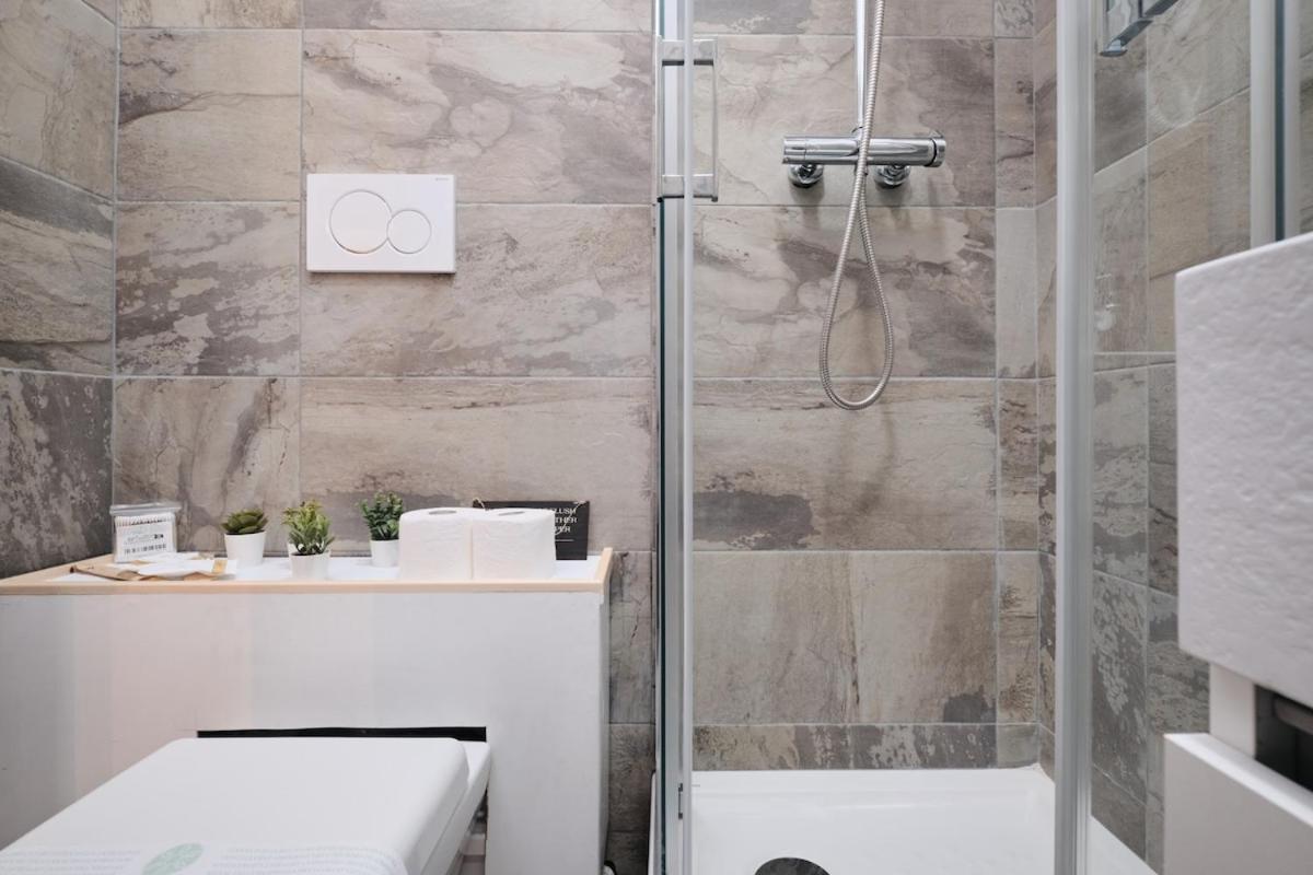 Apartment New Gens Iulia 2 Min Da Stazione Trastevere *