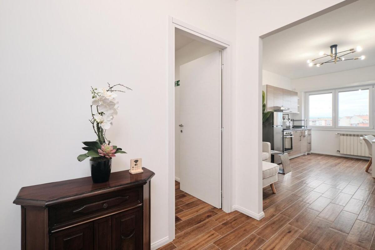 New Gens Iulia 2 Min Da Stazione Trastevere Apartamento